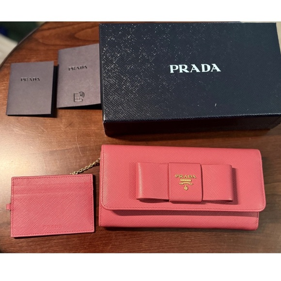 ๐ Prada Milano Saffiano long Leather pink bow wallet ๐ - Picture 1 of 6